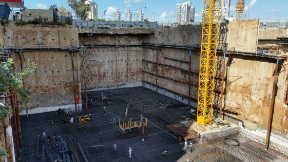 MBP chống thấm nước trước